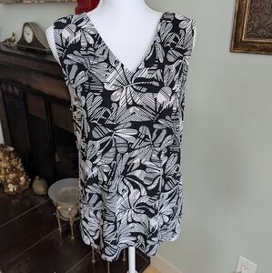 Chico's Travelers Size 2 (12-14) Foliage-Print Convertible Tank V-Neck/Scoop 84